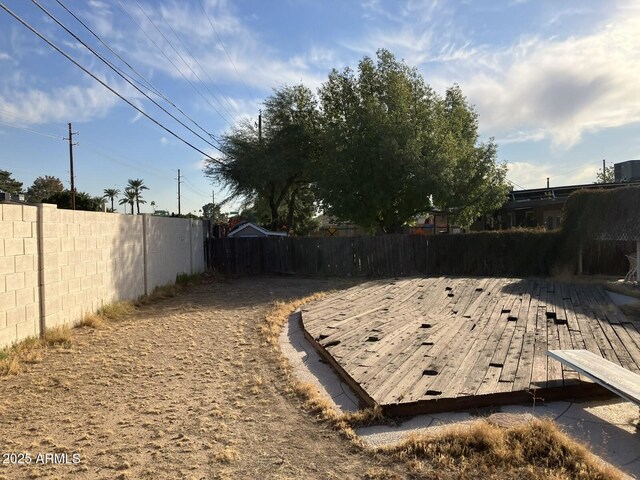 9033 N 15th Dr, Phoenix, AZ 85021 - view of yard with fence