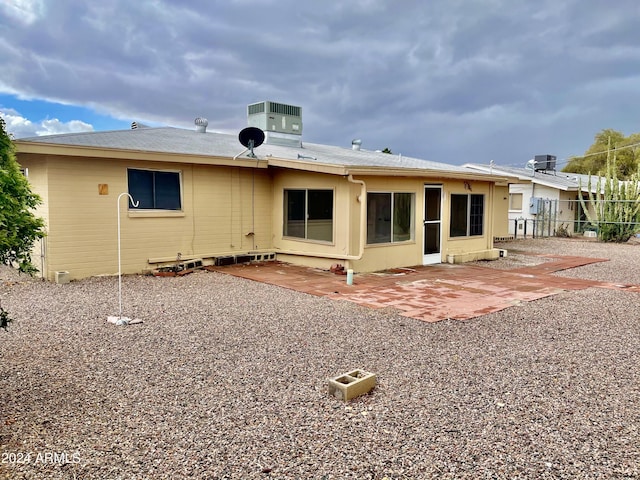 5522 E Colby St, Mesa, AZ 85205 - rear view of property featuring a patio area