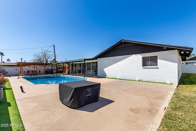 7811 N 32nd Ave, Phoenix, AZ 85051 - view of swimming pool featuring a pergola, fence, a patio area, and a fenced in pool
