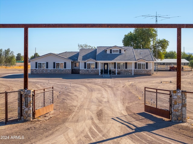 view of front of property