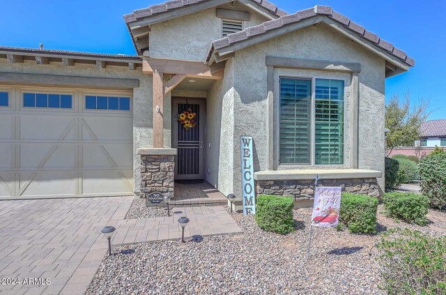 view of front of house with a garage