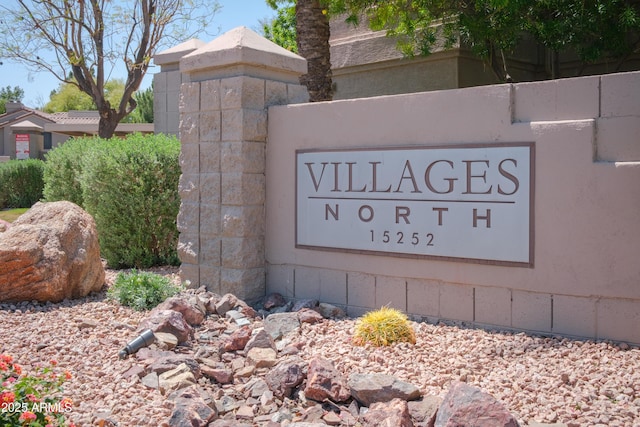 view of community / neighborhood sign