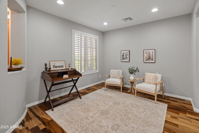 3603 E Salter Dr, Phoenix, AZ 85050 - living area featuring wood finished floors, visible vents, recessed lighting, and baseboards
