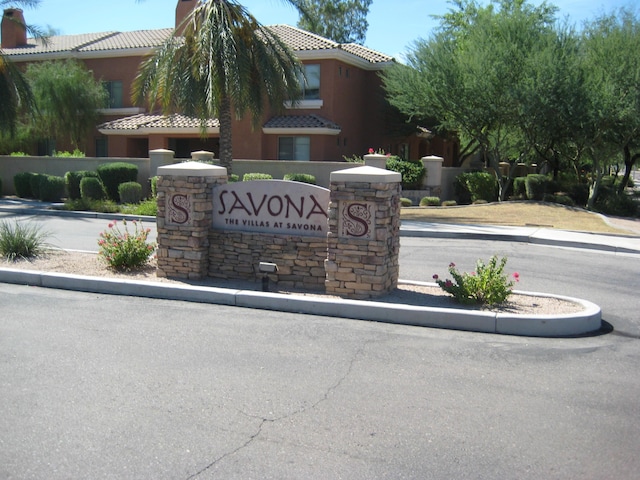 view of community / neighborhood sign