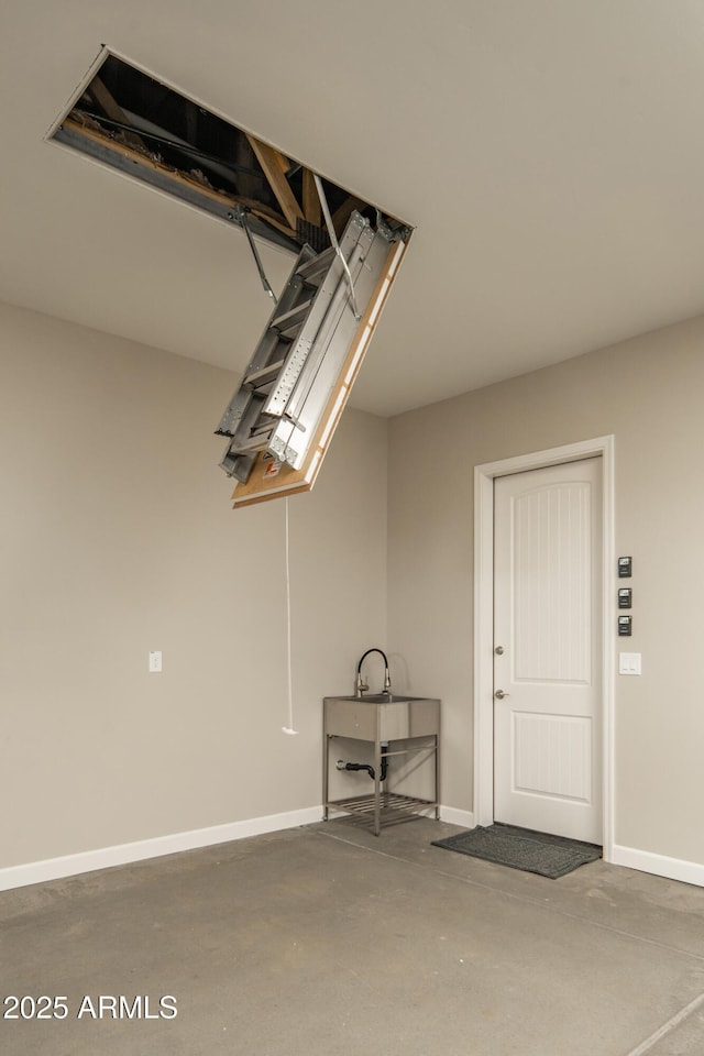 14110 E Hard Rock Rd, Prescott Valley, AZ 86315 - garage featuring baseboards