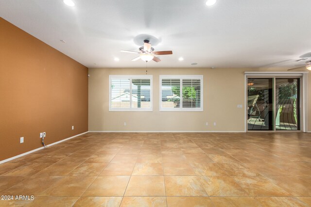 empty room with ceiling fan