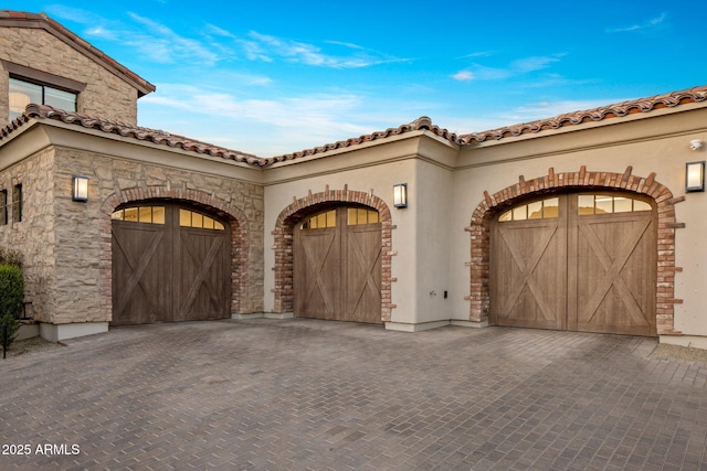 view of front facade with a garage