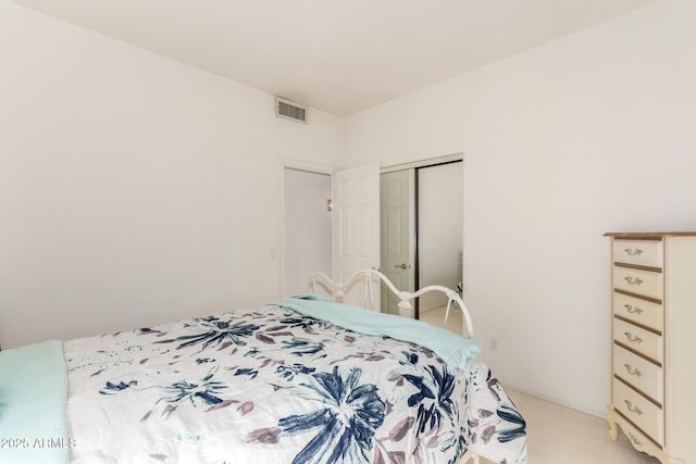 462 N Bedford Ct, Chandler, AZ 85225 - bedroom featuring light carpet and a closet