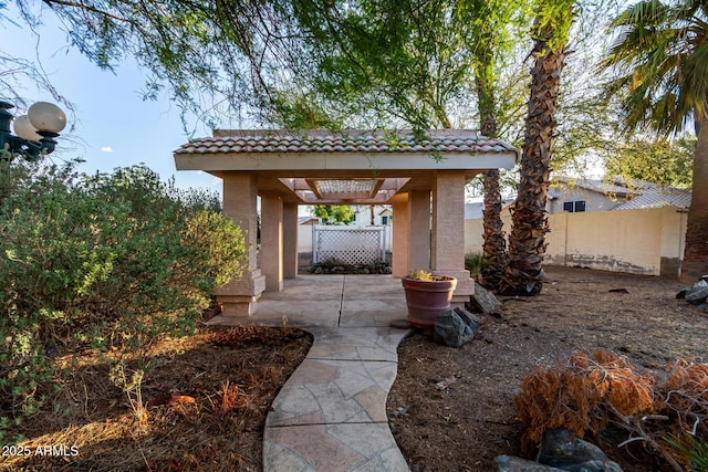 462 N Bedford Ct, Chandler, AZ 85225 - view of property's community featuring a patio area