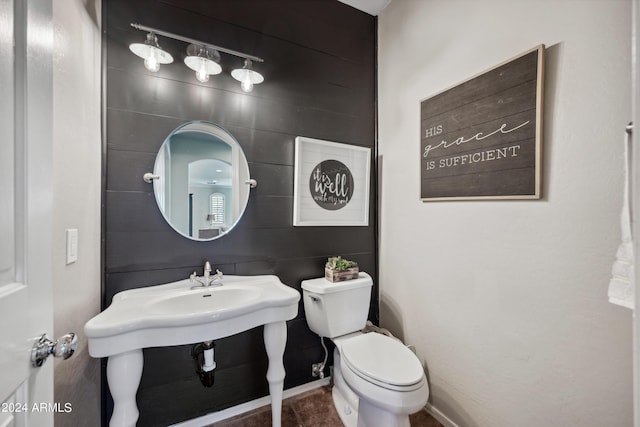 bathroom featuring toilet