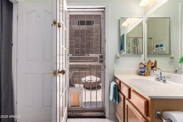 818 E Hiddenview Dr, Phoenix, AZ 85048 - full bath with vanity