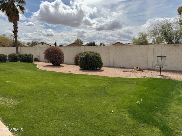 2077 N Lake Shore Dr, Casa Grande, AZ 85122 - view of yard featuring a fenced backyard