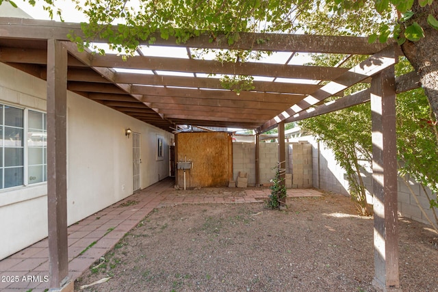 view of yard featuring a pergola