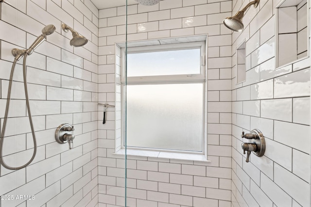 6761 E Juniper Ave, Scottsdale, AZ 85254 - bathroom featuring a tile shower
