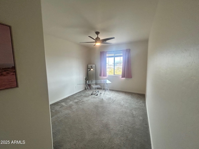 unfurnished room with carpet flooring and ceiling fan