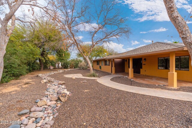 view of yard with a patio area