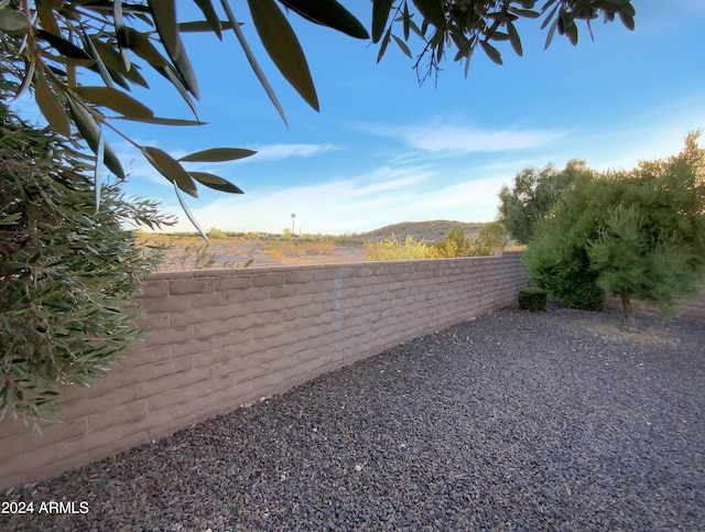 view of yard with a mountain view