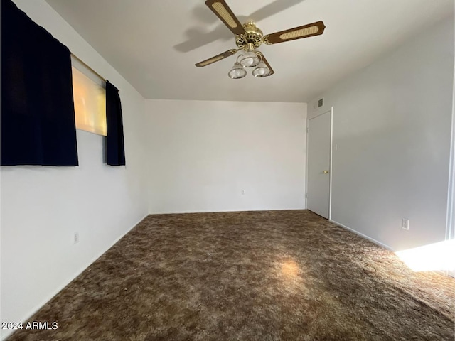 unfurnished room featuring ceiling fan