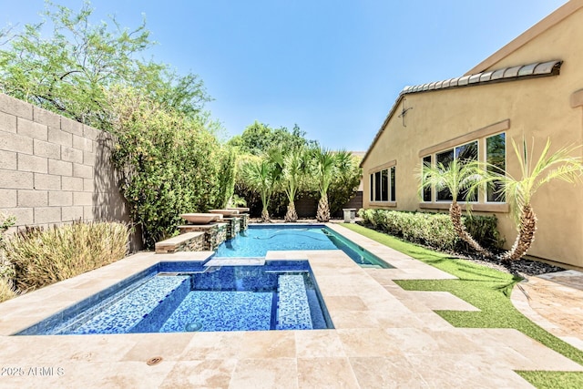 7242 W Rowel Rd, Peoria, AZ 85383 - view of swimming pool with a fenced backyard and a pool with connected hot tub