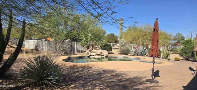 2926 W Tanya Trl, Phoenix, AZ 85086 - view of pool with a fenced backyard, a patio area, and an in-ground hot tub