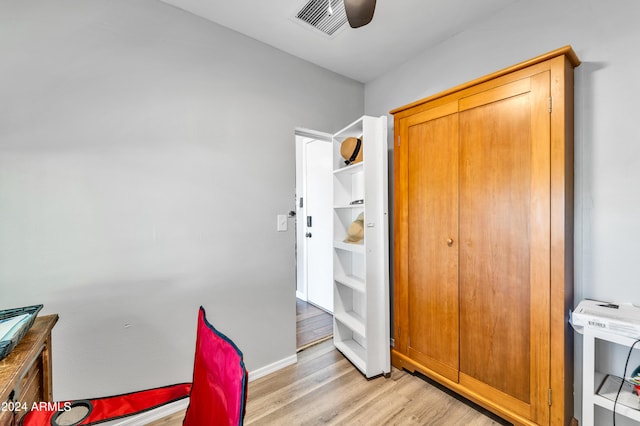 office area featuring light wood-type flooring and ceiling fan