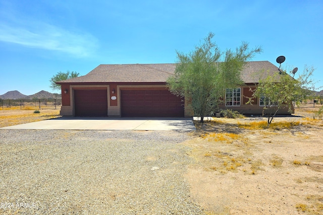 view of front facade featuring a garage