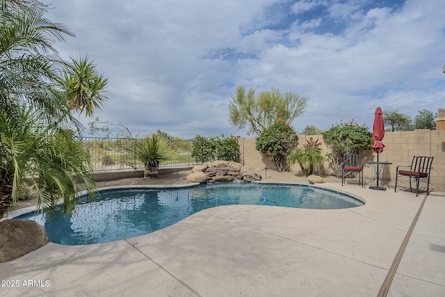 4864 E Eden Dr, Cave Creek, AZ 85331 - view of pool featuring a fenced backyard, a fenced in pool, and a patio