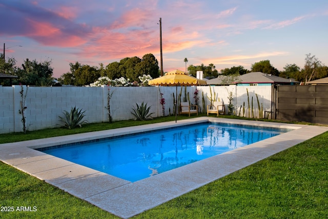 1702 W Glenrosa Ave, Phoenix, AZ 85015 - view of pool at dusk
