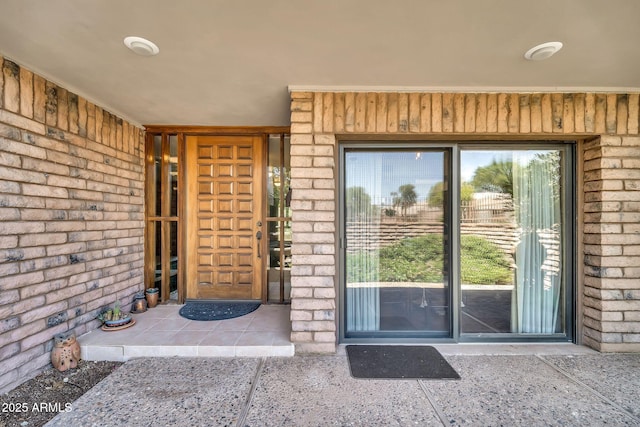 7037 N 11th Dr, Phoenix, AZ 85021 - entrance to property featuring brick siding