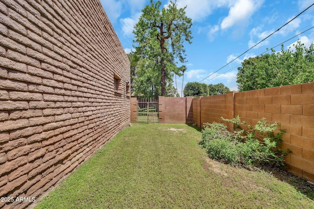 7037 N 11th Dr, Phoenix, AZ 85021 - view of yard