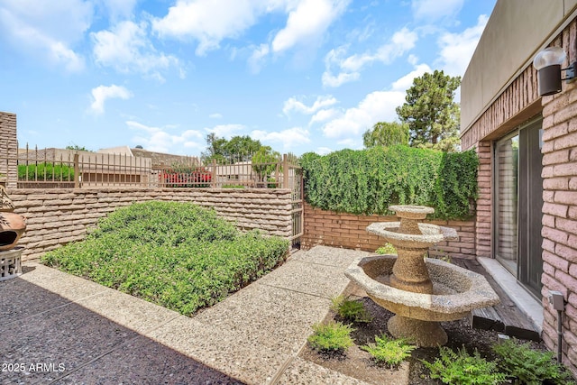7037 N 11th Dr, Phoenix, AZ 85021 - view of yard