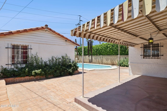 541 W Vernon Ave, Phoenix, AZ 85003 - view of pool with a patio area