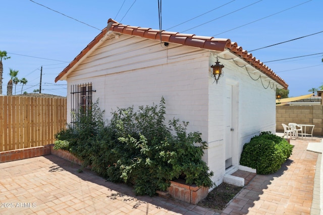 541 W Vernon Ave, Phoenix, AZ 85003 - view of side of property with a patio