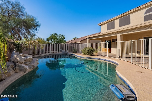 view of swimming pool