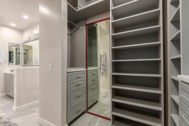 view of spacious closet