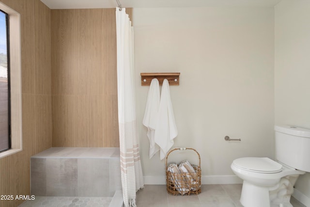 6366 W Saint John Ave, Glendale, AZ 85308 - bathroom with toilet, curtained shower, tile patterned floors, and baseboards