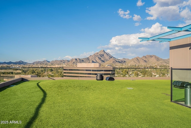 view of yard with a mountain view