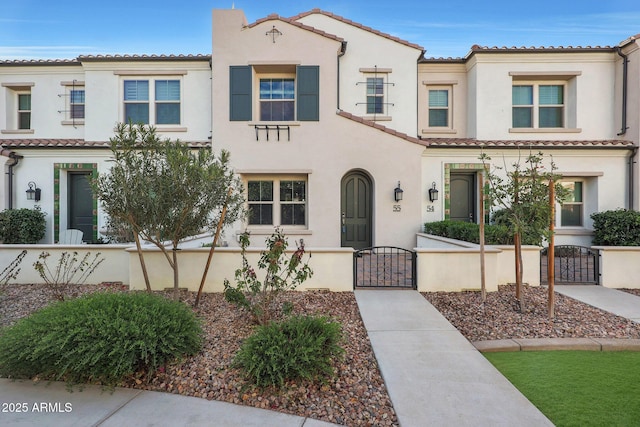 view of mediterranean / spanish-style home