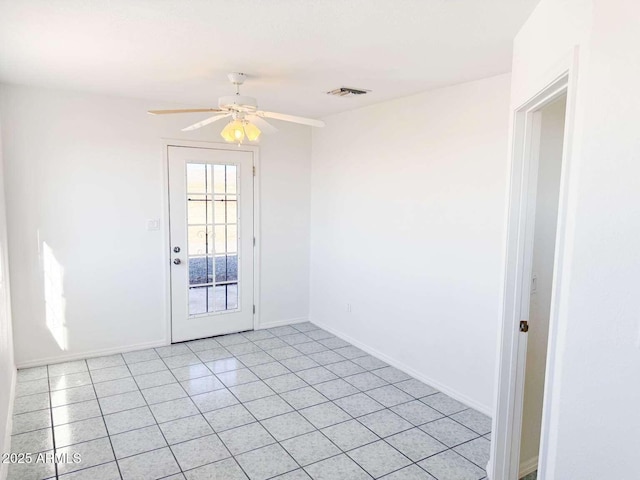 empty room with ceiling fan