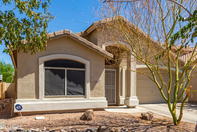 view of front of house featuring a garage