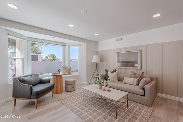 2724 W Colt Rd, Chandler, AZ 85224 - living area featuring light wood-style floors, baseboards, and recessed lighting