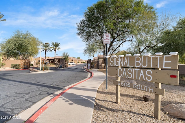 view of community / neighborhood sign