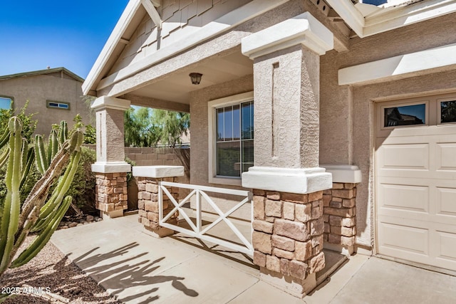 1501 S 122nd Ave, Avondale, AZ 85323 - porch with a garage
