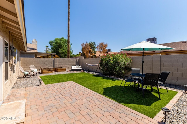 14235 N 26th Ln, Phoenix, AZ 85023 - fenced backyard with a patio