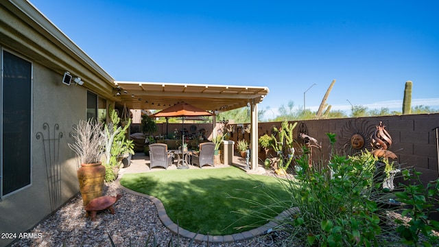 view of yard with a patio