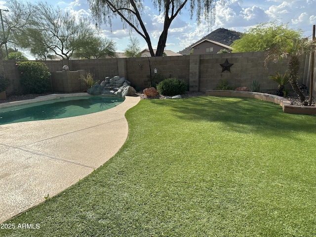 2138 E Williams Dr, Phoenix, AZ 85024 - view of yard featuring a patio area