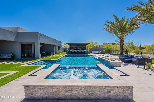 33766 N 86th St, Scottsdale, AZ 85266 - view of pool with an outdoor living space, a patio, fence, and a pool with connected hot tub