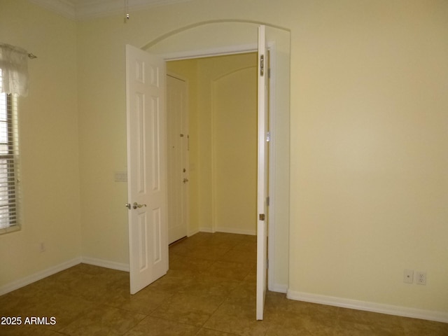 6687 S Banning St, Gilbert, AZ 85298 - tiled empty room featuring baseboards