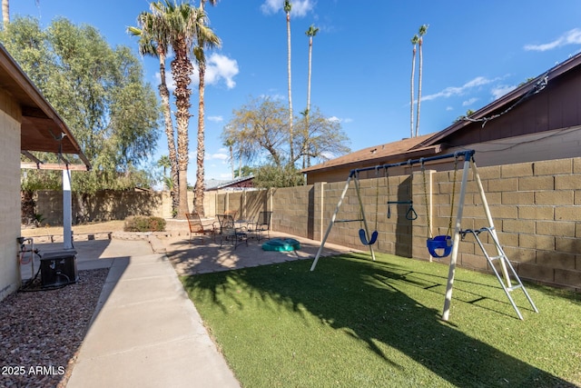 view of yard featuring a patio