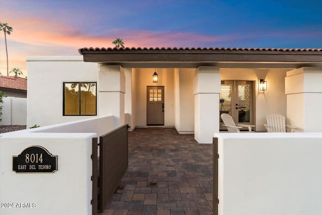 8014 E Del Tesoro Dr, Scottsdale, AZ 85258 - property entrance with stucco siding